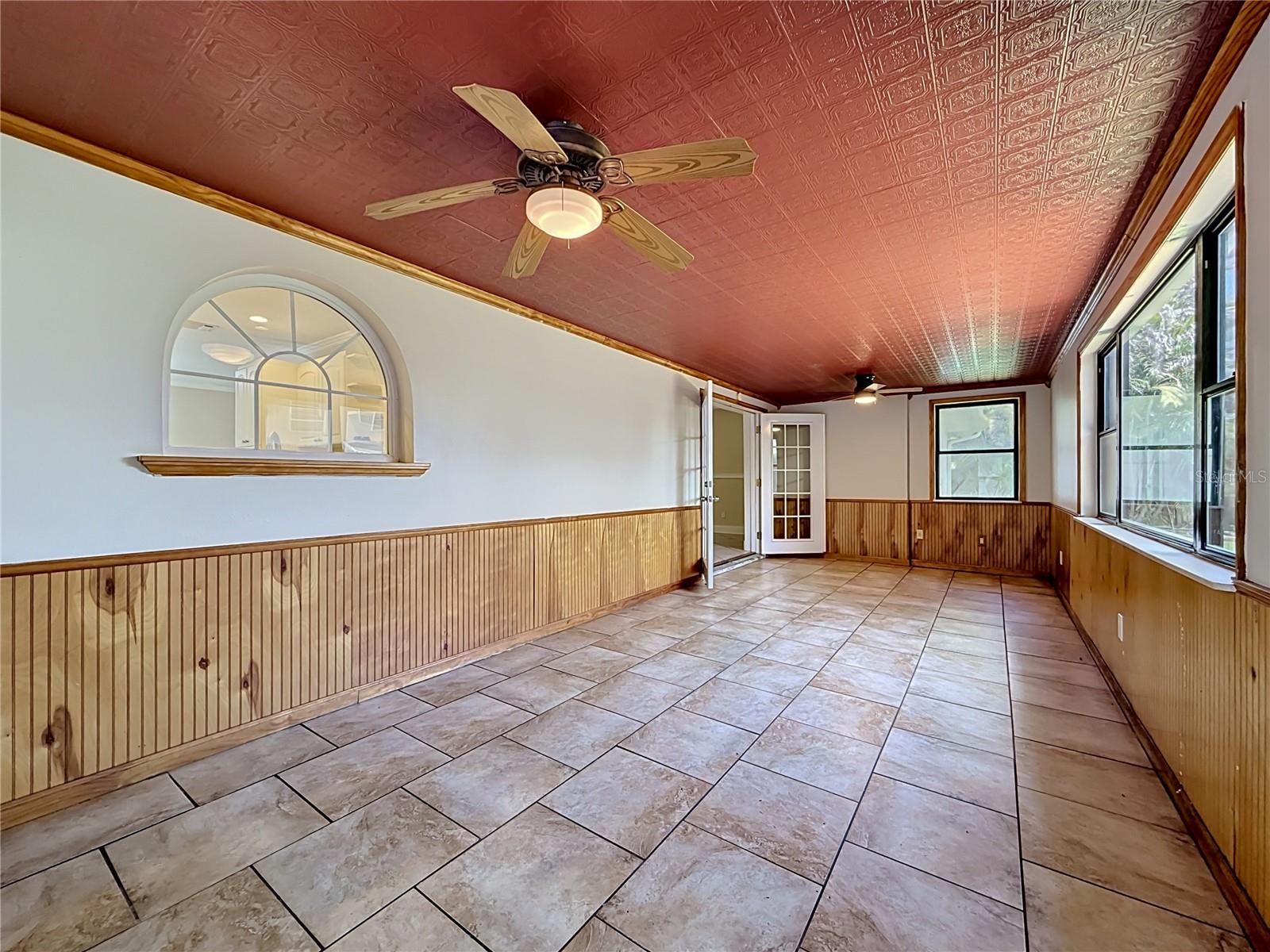 2825 WENDOVER TER