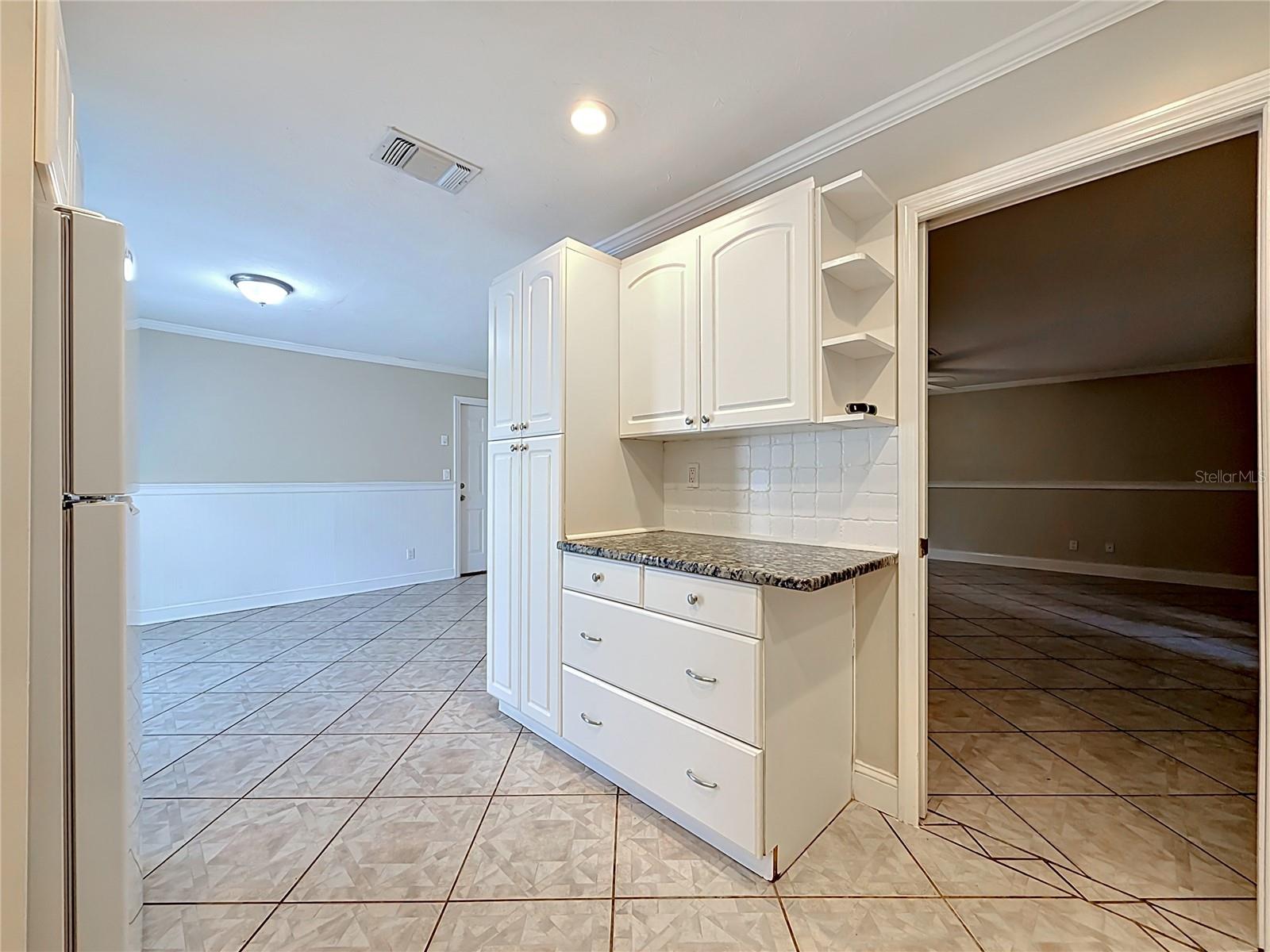 2825 WENDOVER TER