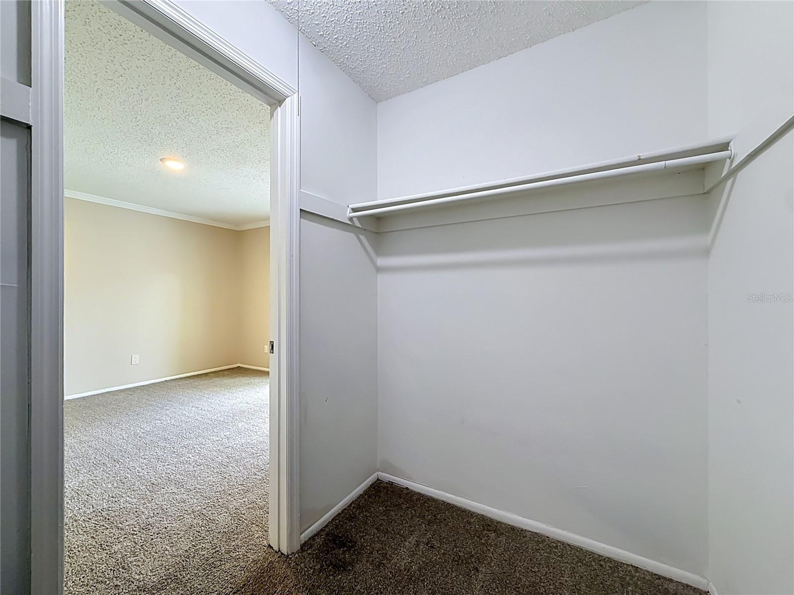 2825 WENDOVER TER