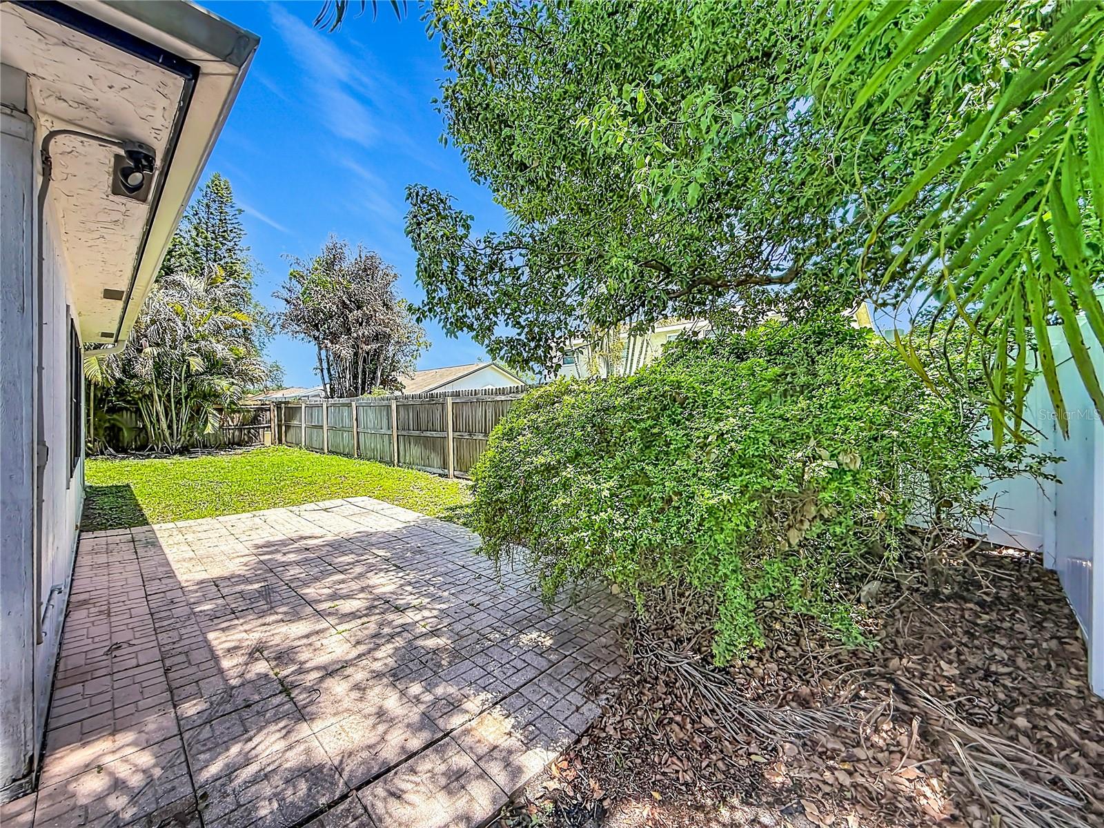 2825 WENDOVER TER