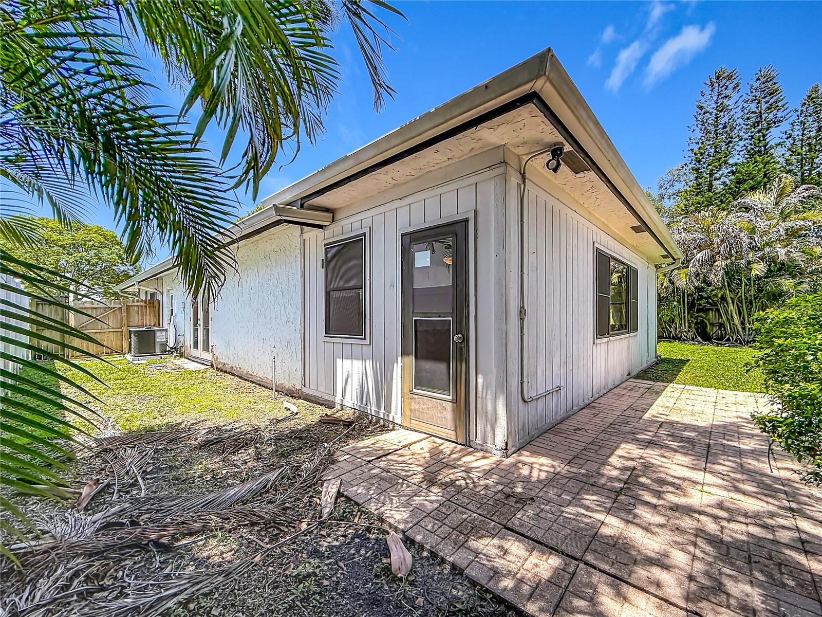 2825 WENDOVER TER