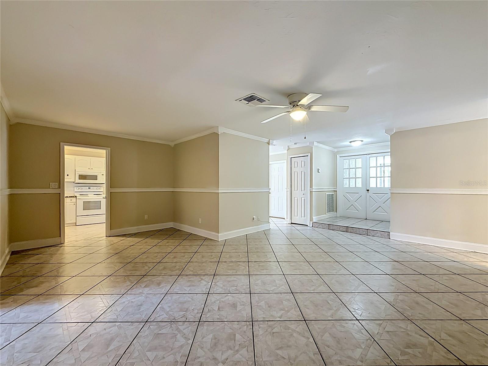 2825 WENDOVER TER