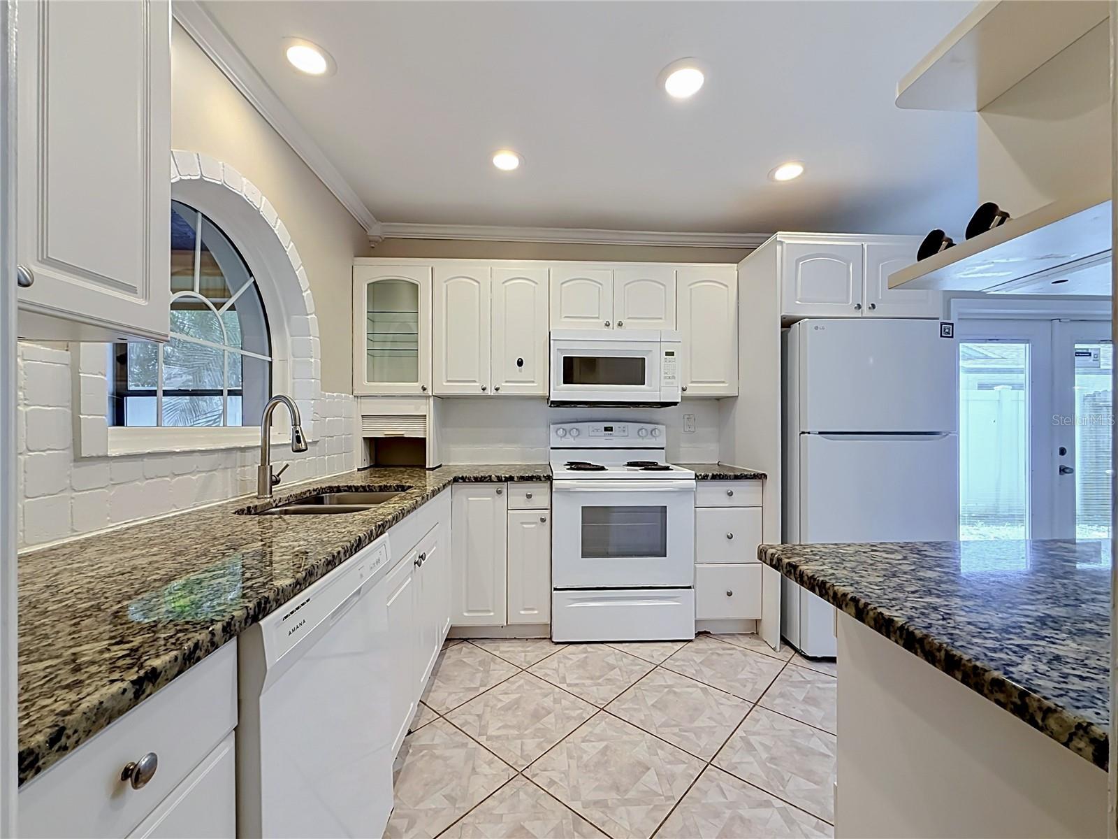 2825 WENDOVER TER