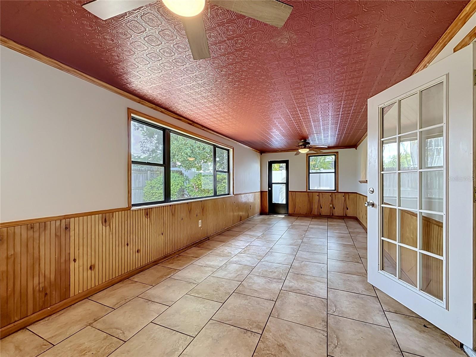 2825 WENDOVER TER