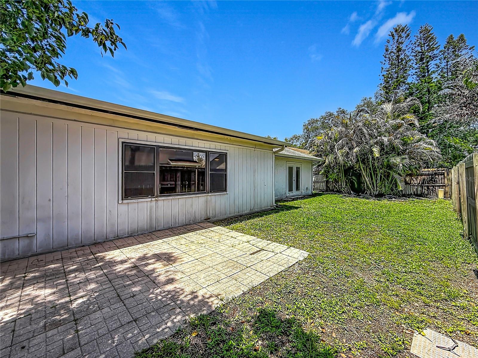 2825 WENDOVER TER