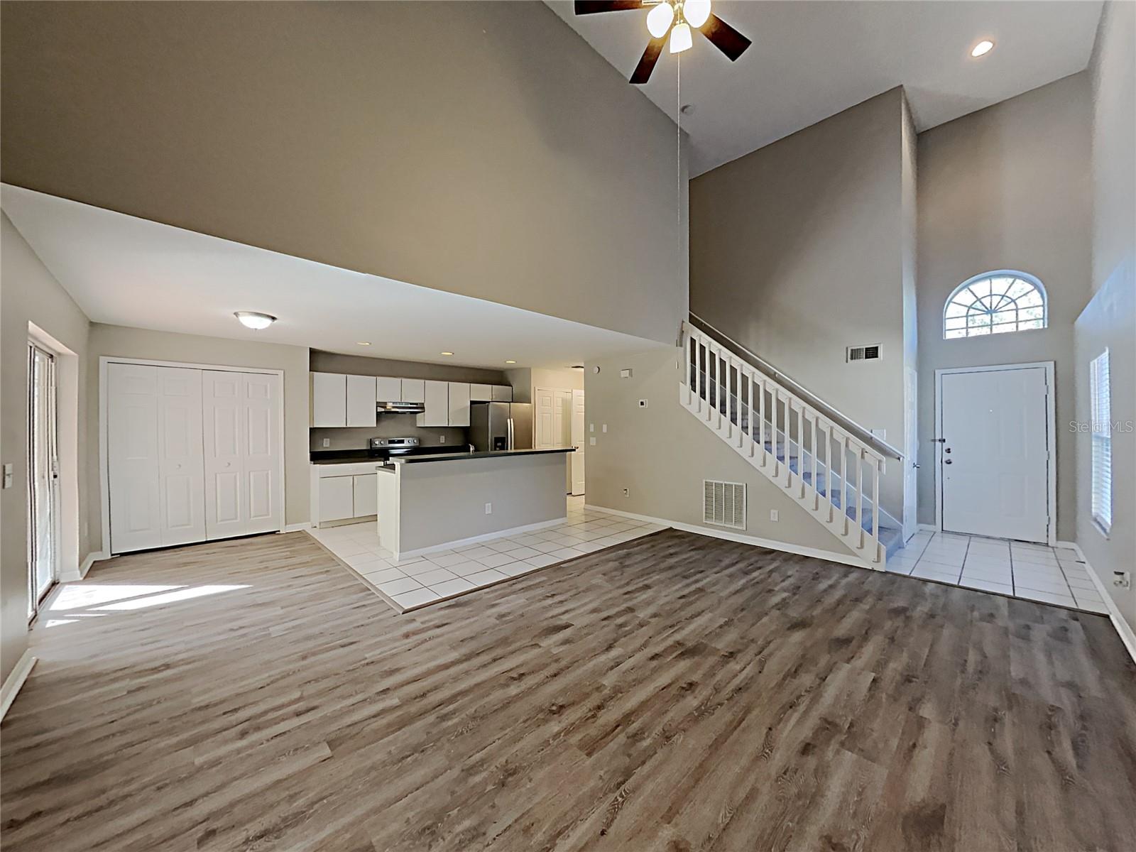 2184 HEATHWOOD CIR