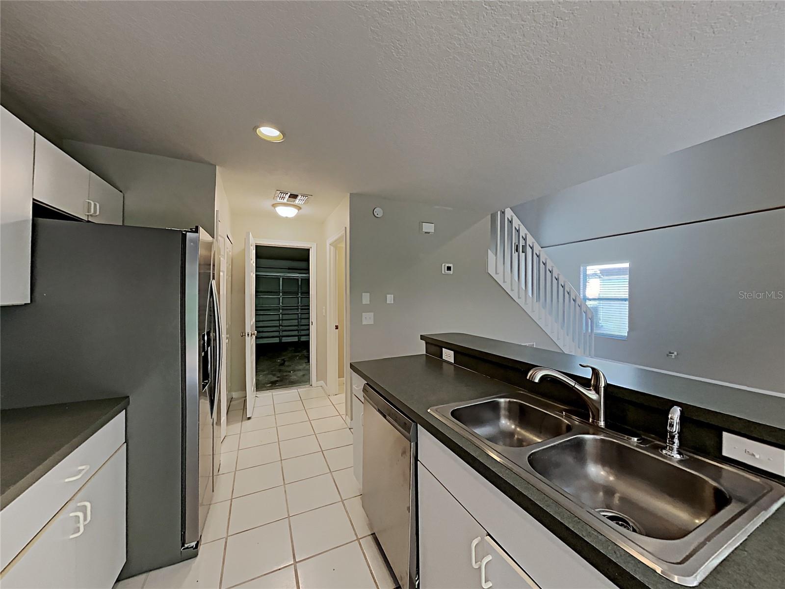 2184 HEATHWOOD CIR