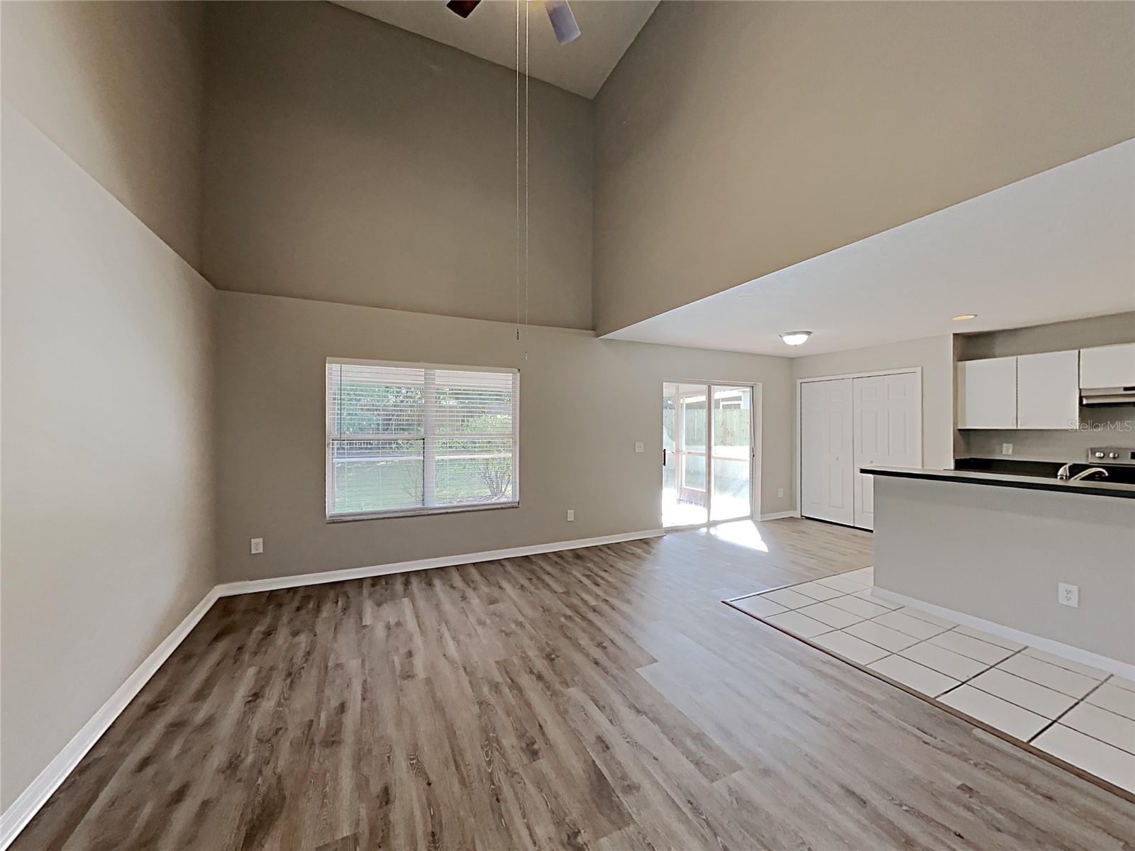 2184 HEATHWOOD CIR