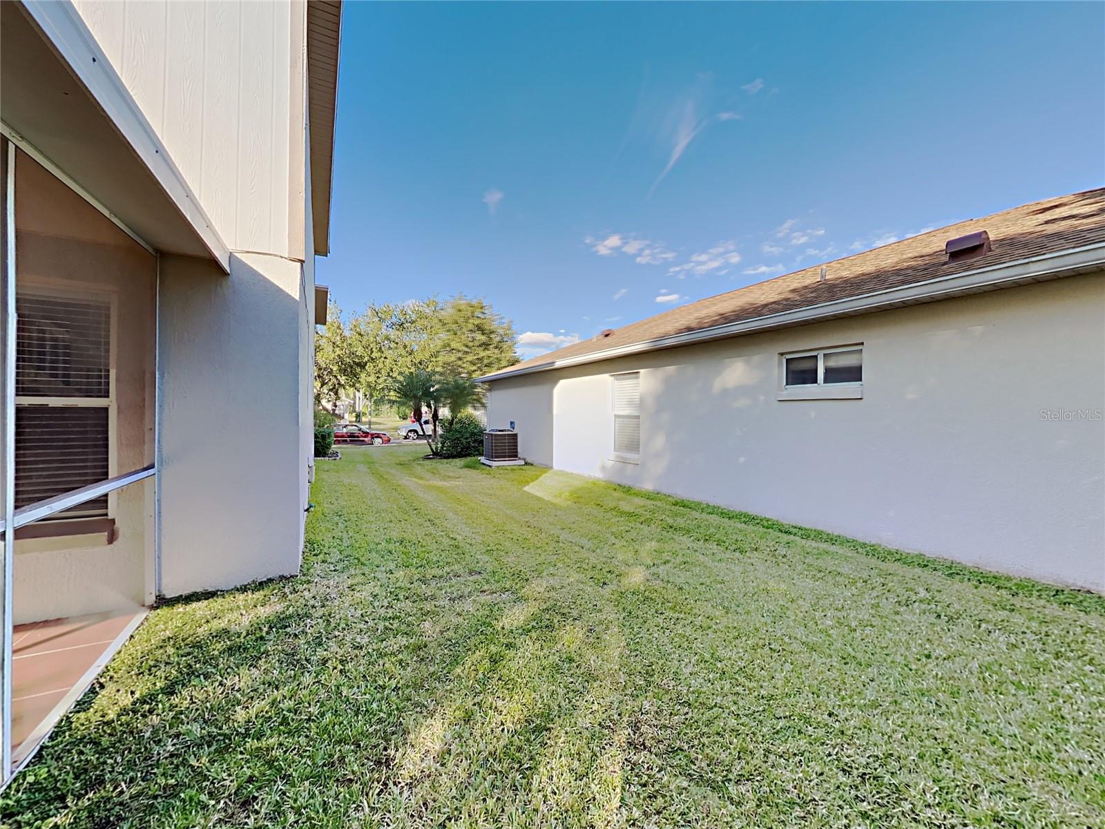 2184 HEATHWOOD CIR