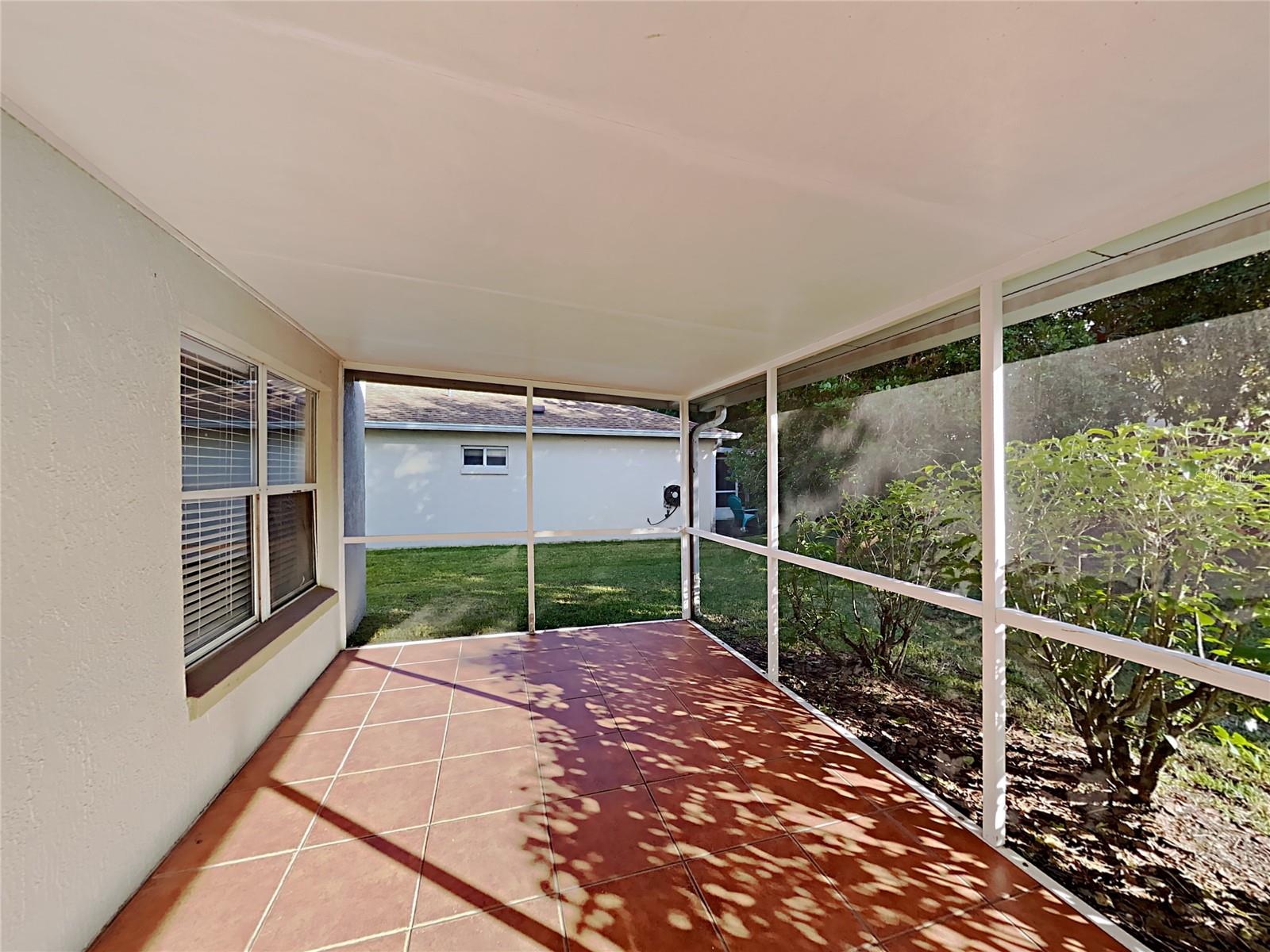 2184 HEATHWOOD CIR