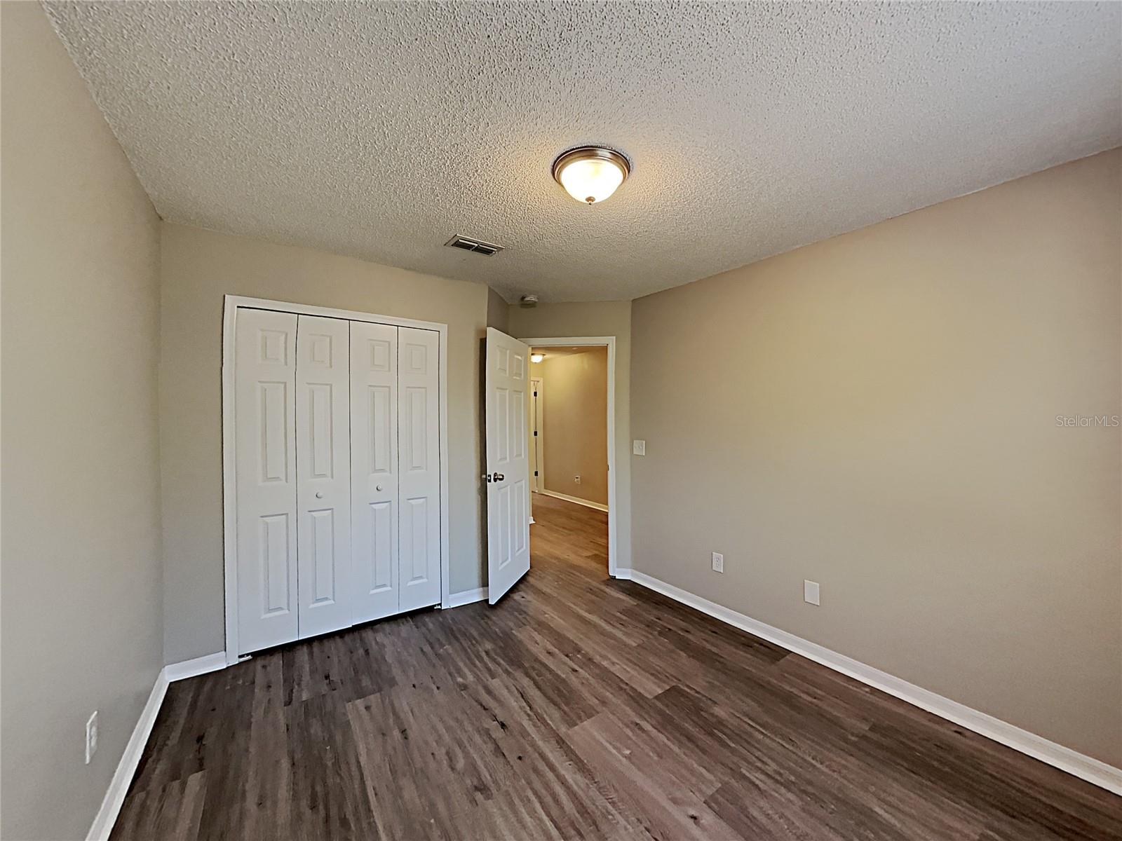 2184 HEATHWOOD CIR