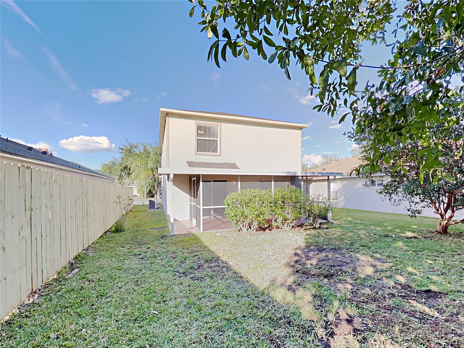 2184 HEATHWOOD CIR