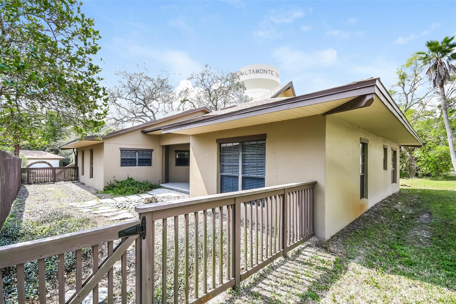 405 CENTER ST