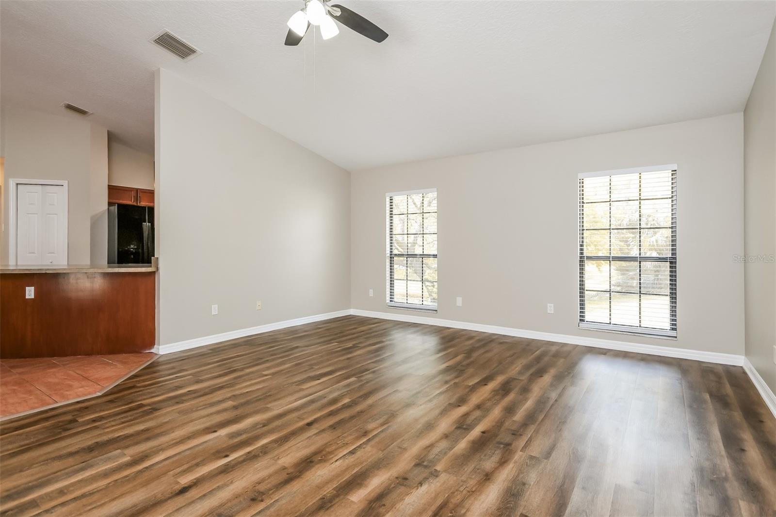 405 CENTER ST