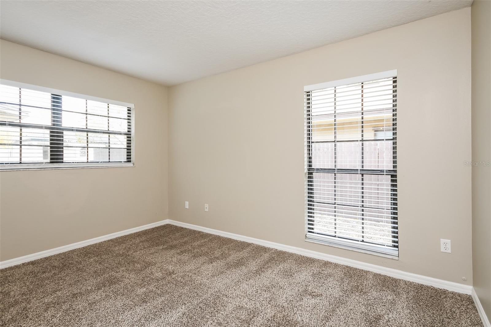 405 CENTER ST