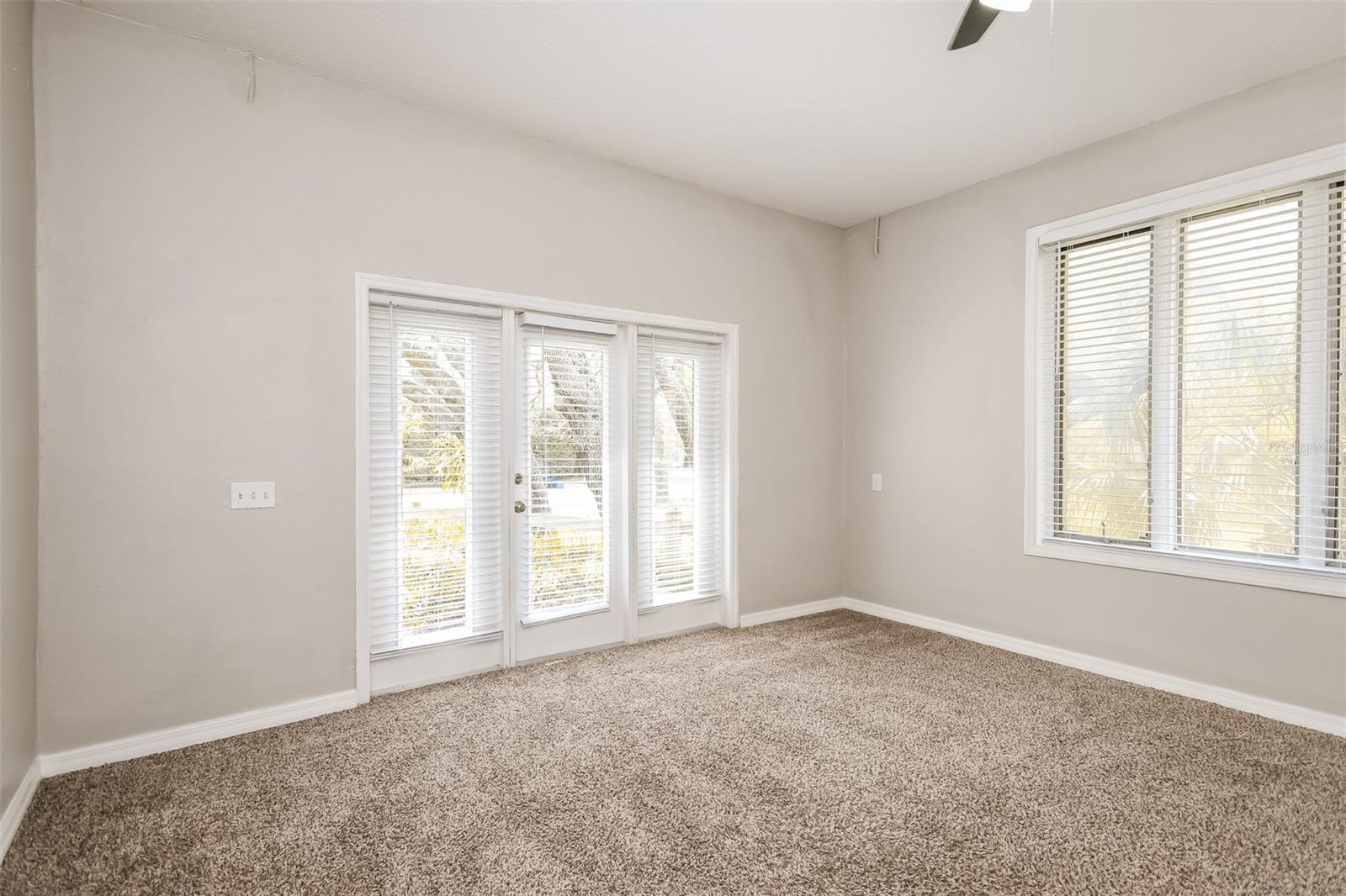 405 CENTER ST