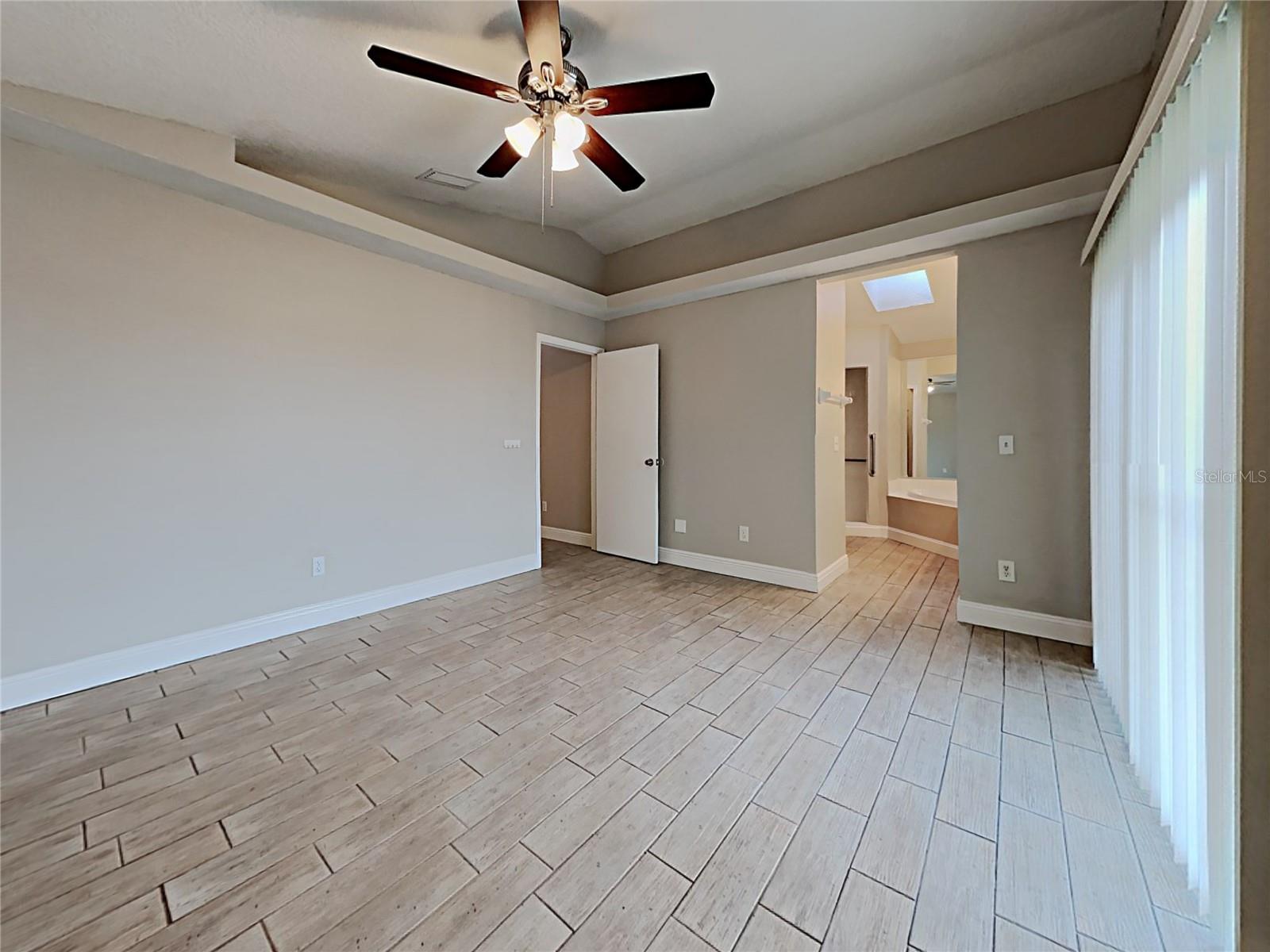 1604 CHATHAM CIR