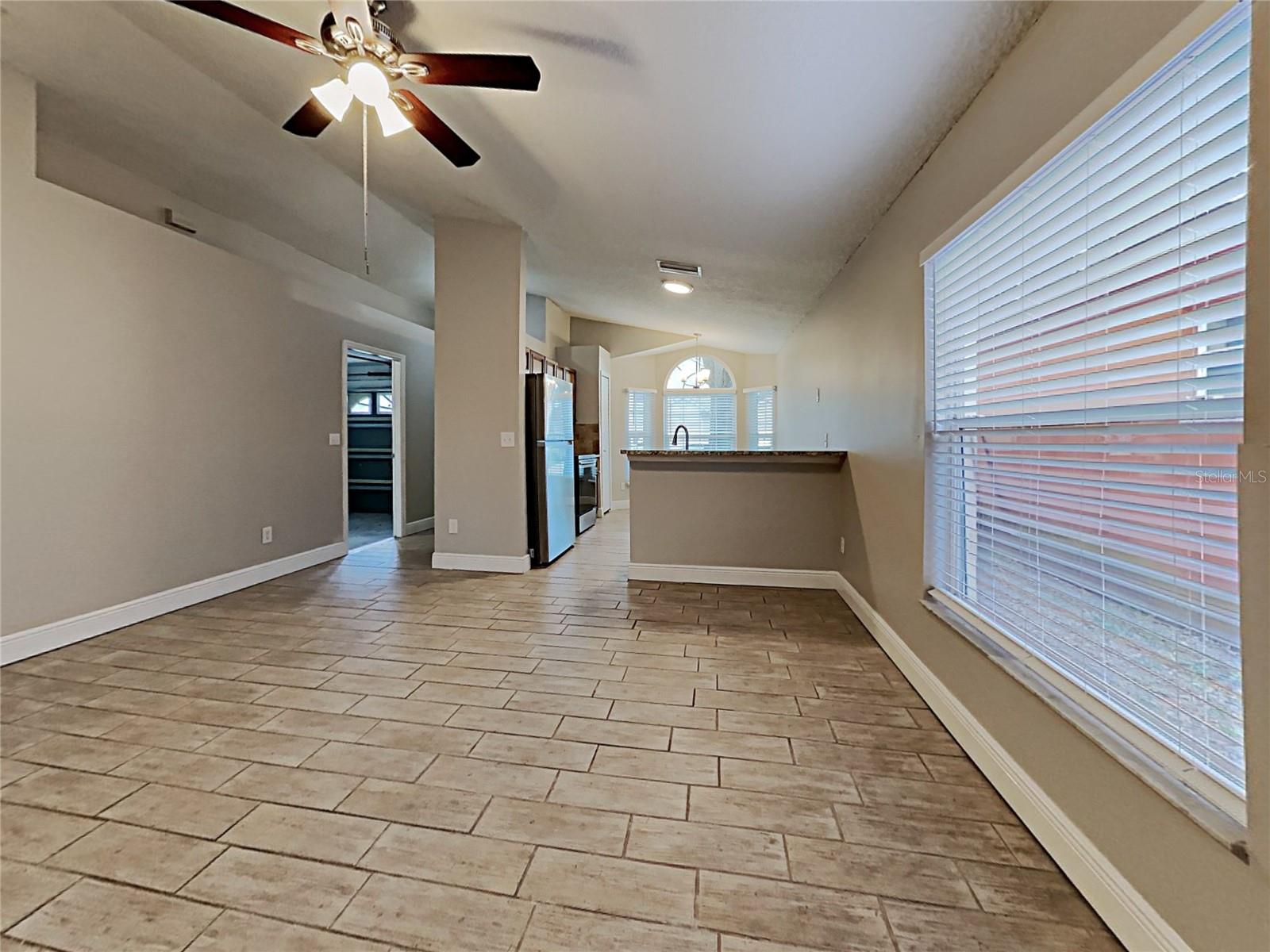 1604 CHATHAM CIR
