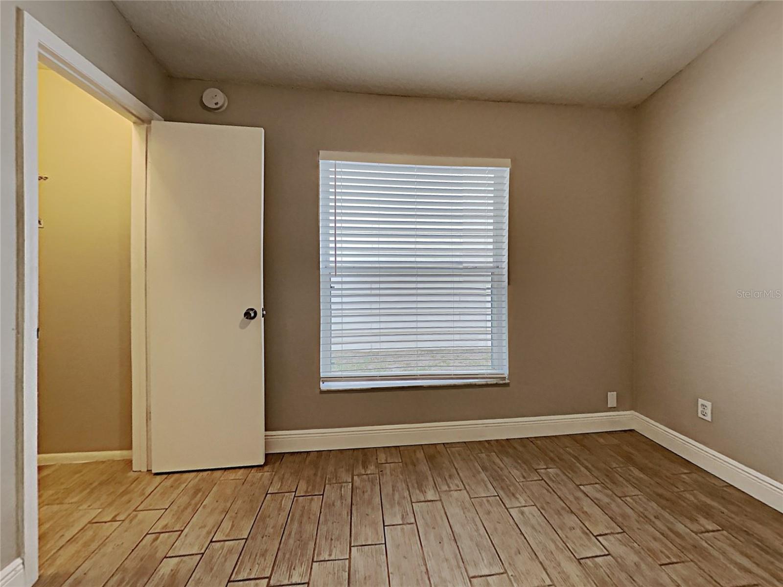 1604 CHATHAM CIR
