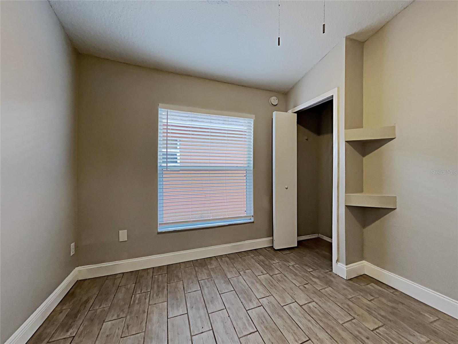 1604 CHATHAM CIR