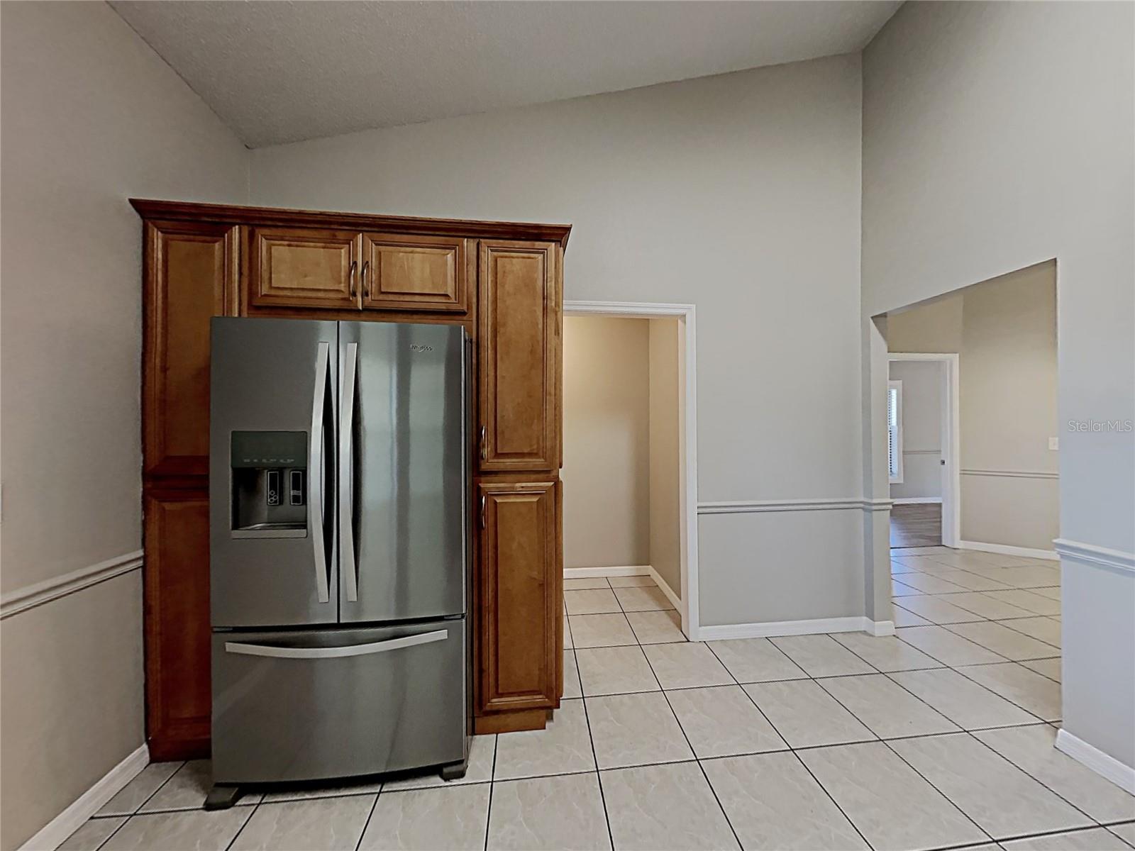 11701 LYNMOOR DR