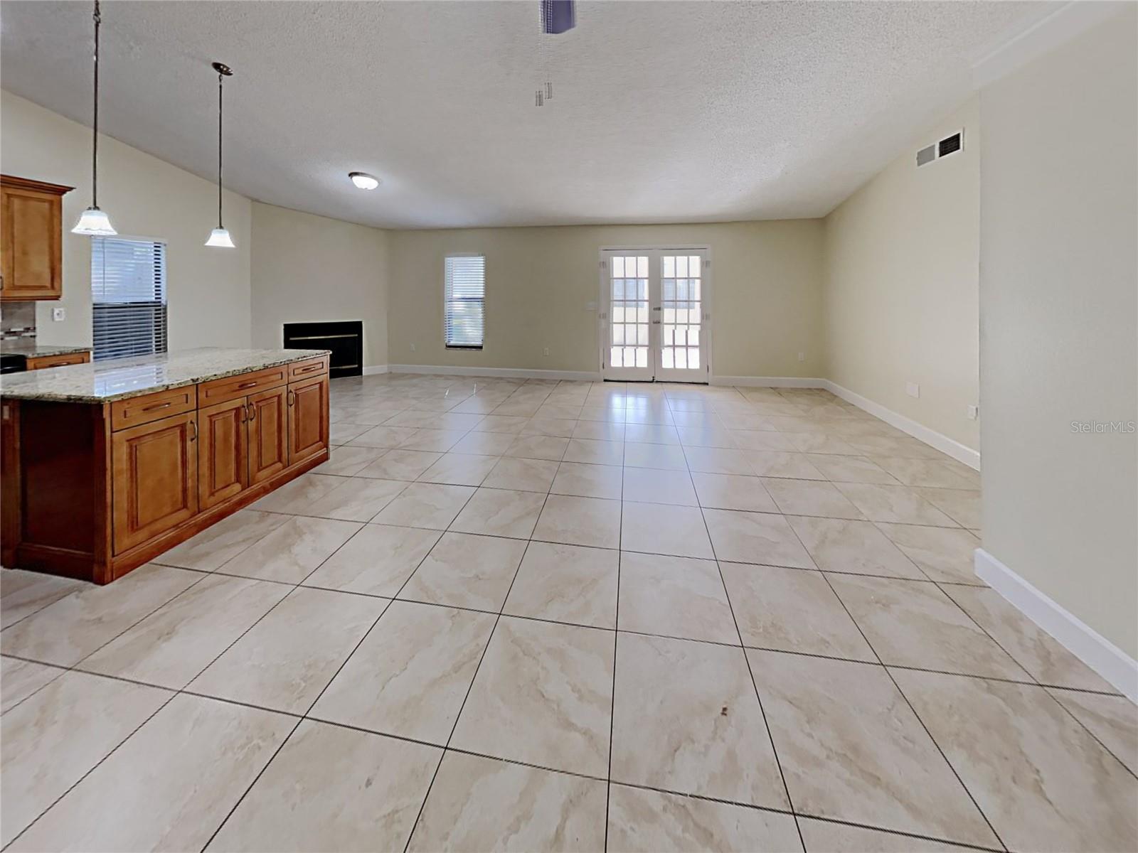 1320 NOELL BLVD