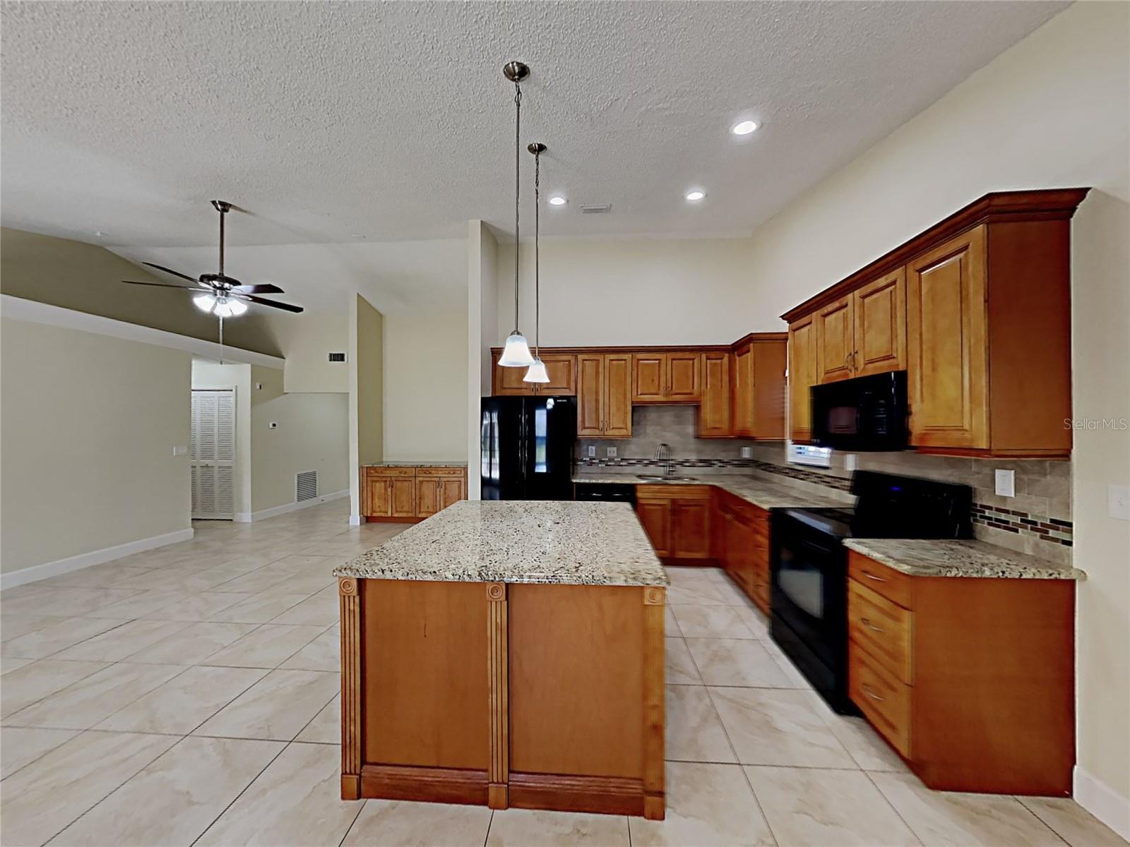 1320 NOELL BLVD