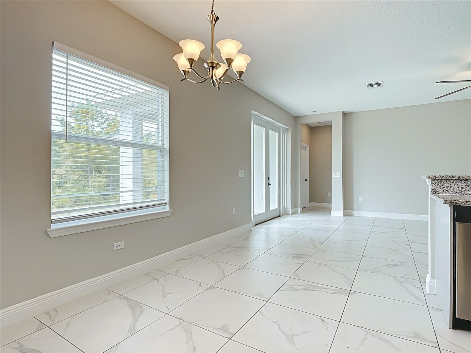 106 OAK CIR