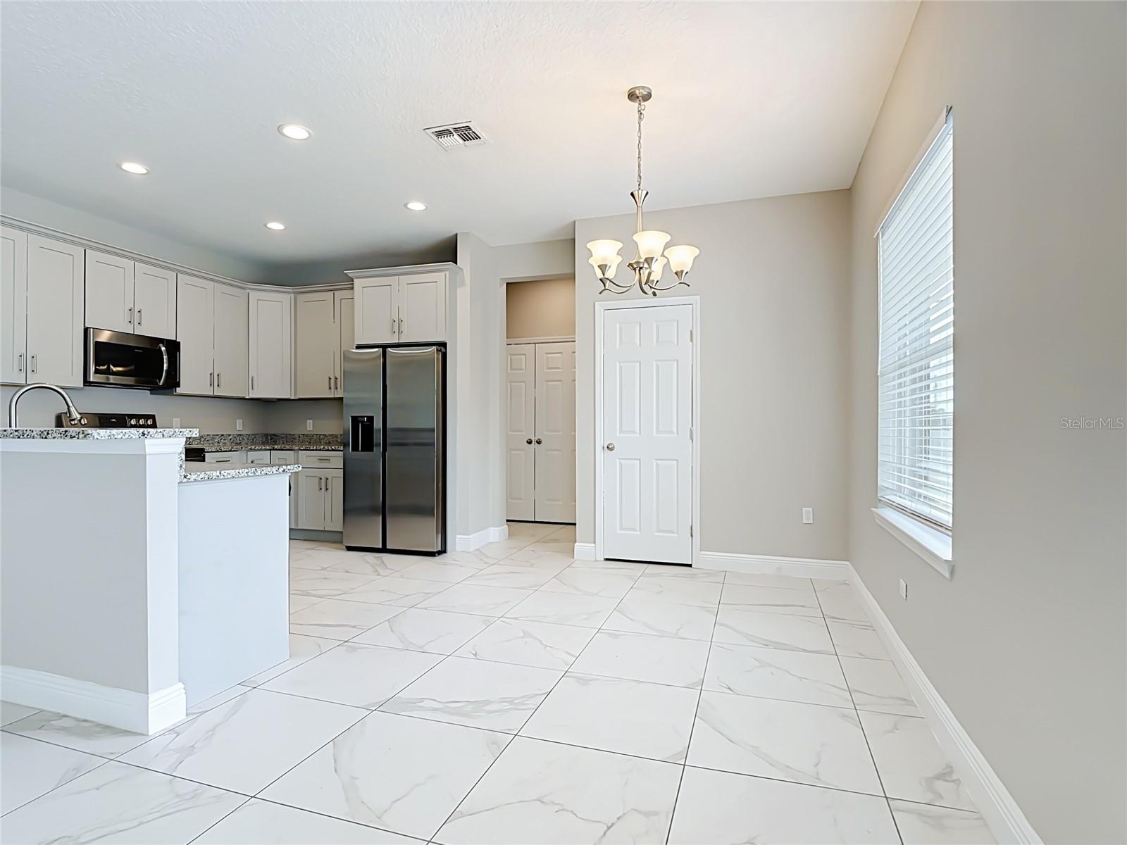 106 OAK CIR