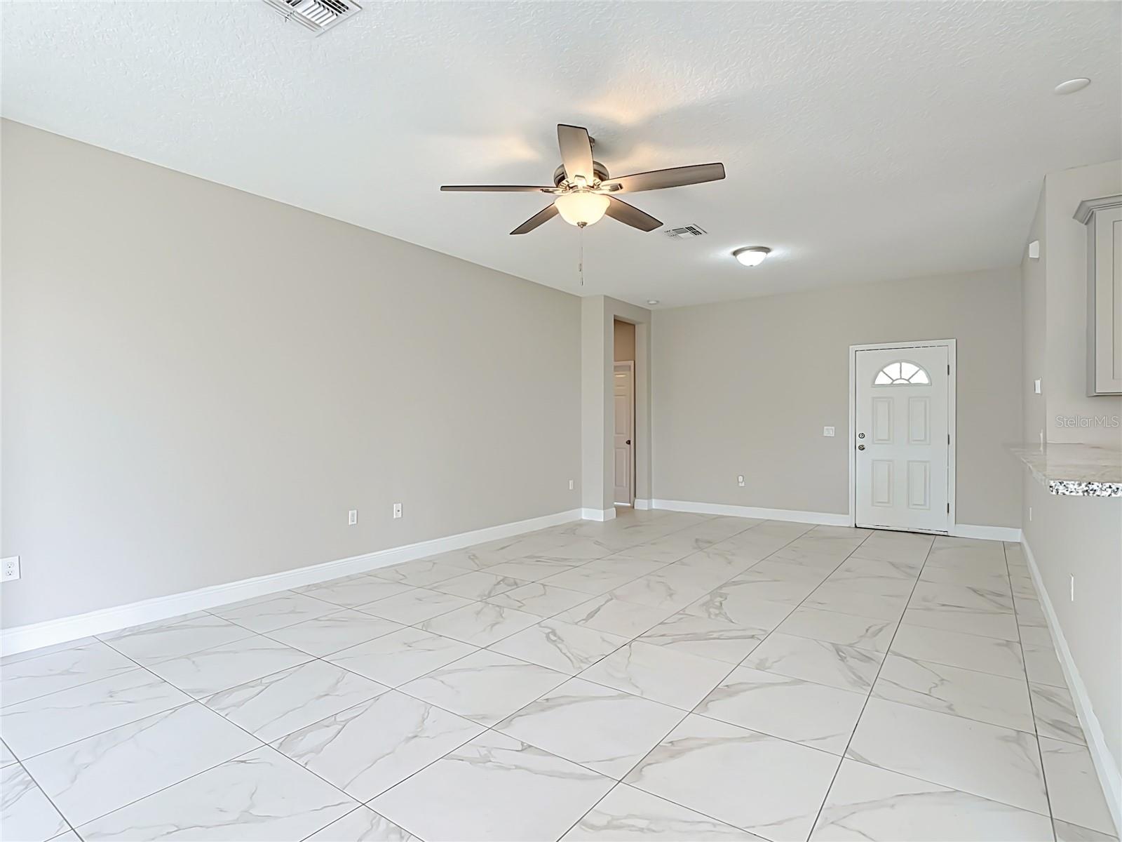 106 OAK CIR