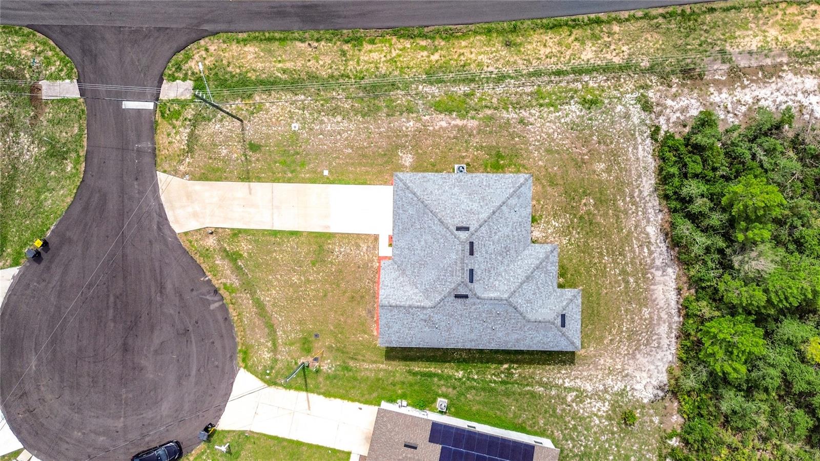 106 OAK CIR