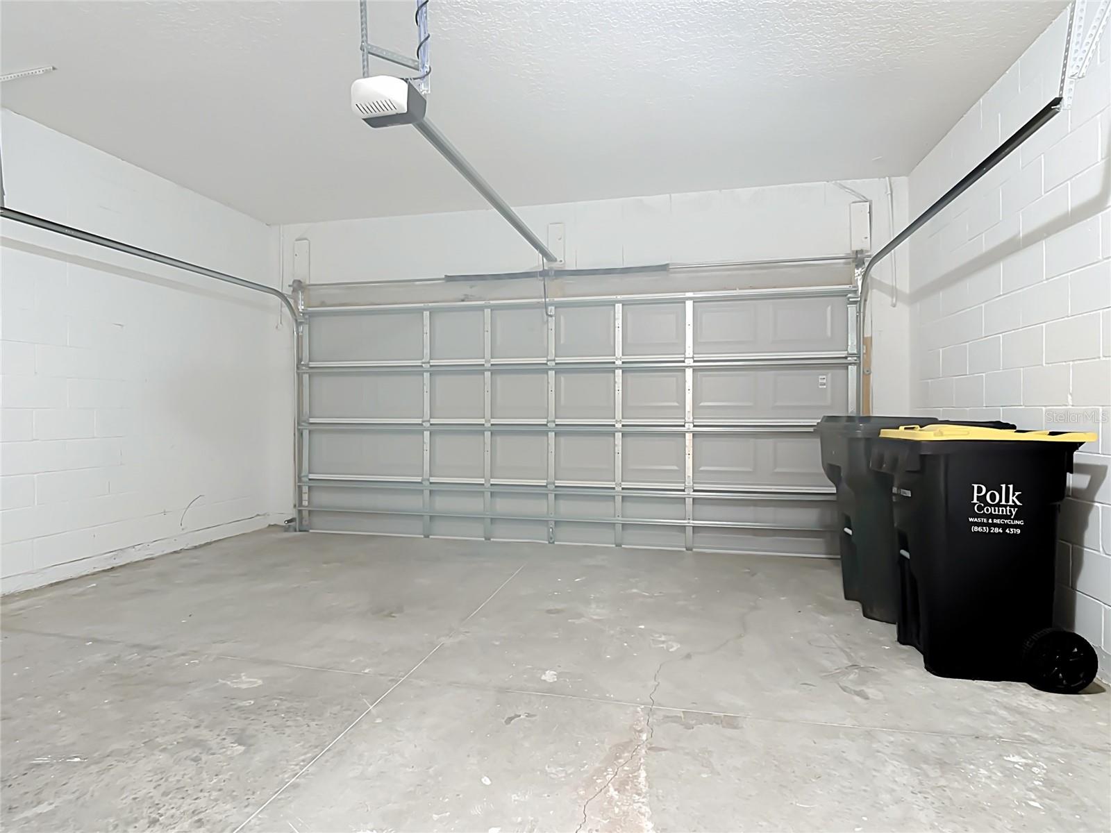 106 OAK CIR