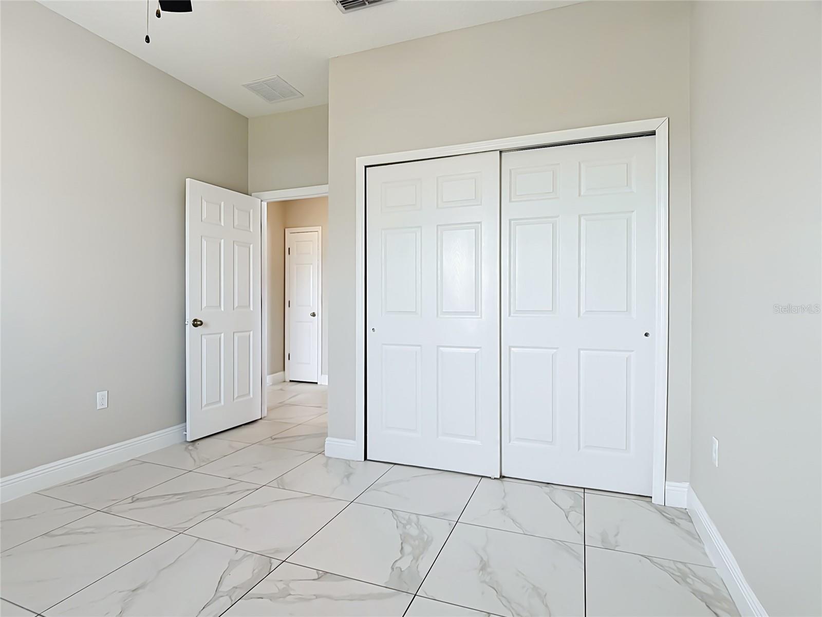 106 OAK CIR