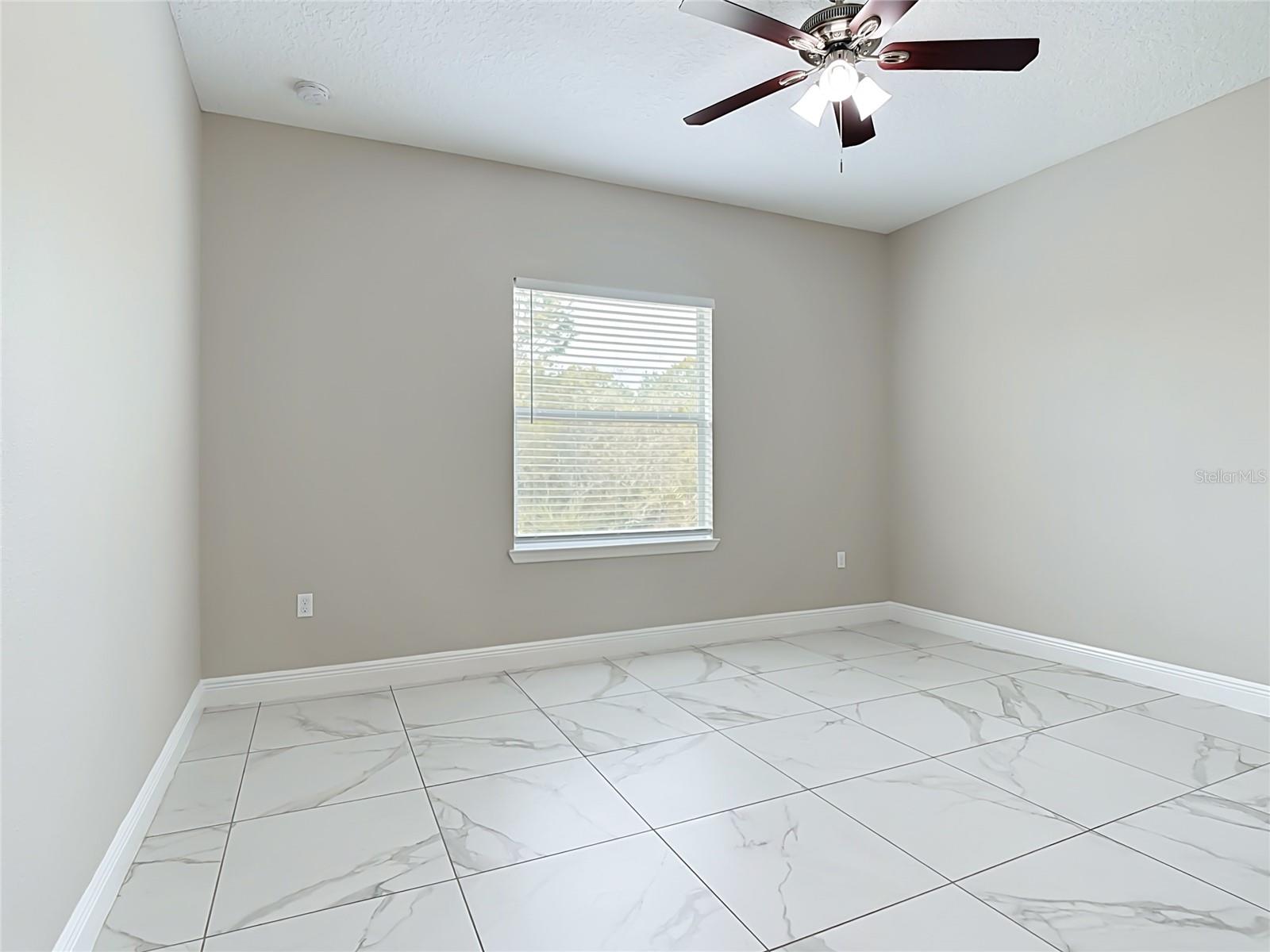 106 OAK CIR