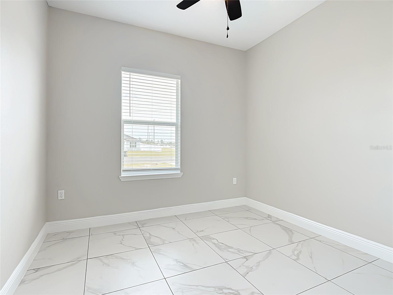 106 OAK CIR