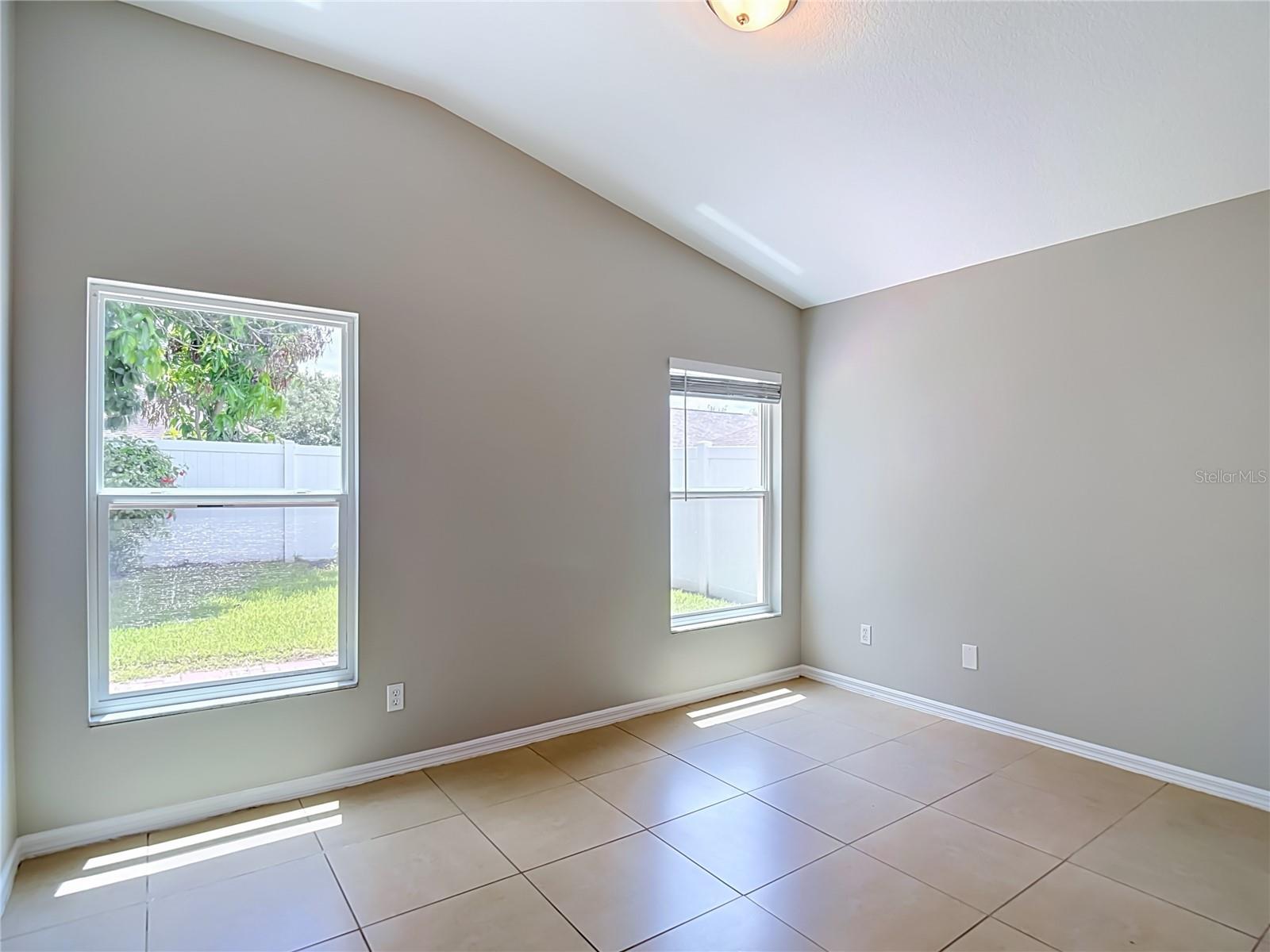 805 LESA GLEN PL