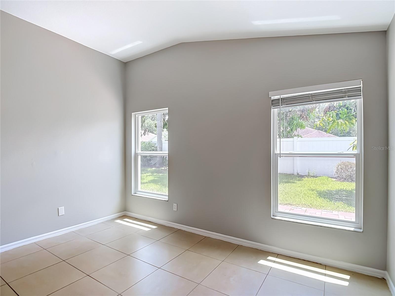 805 LESA GLEN PL