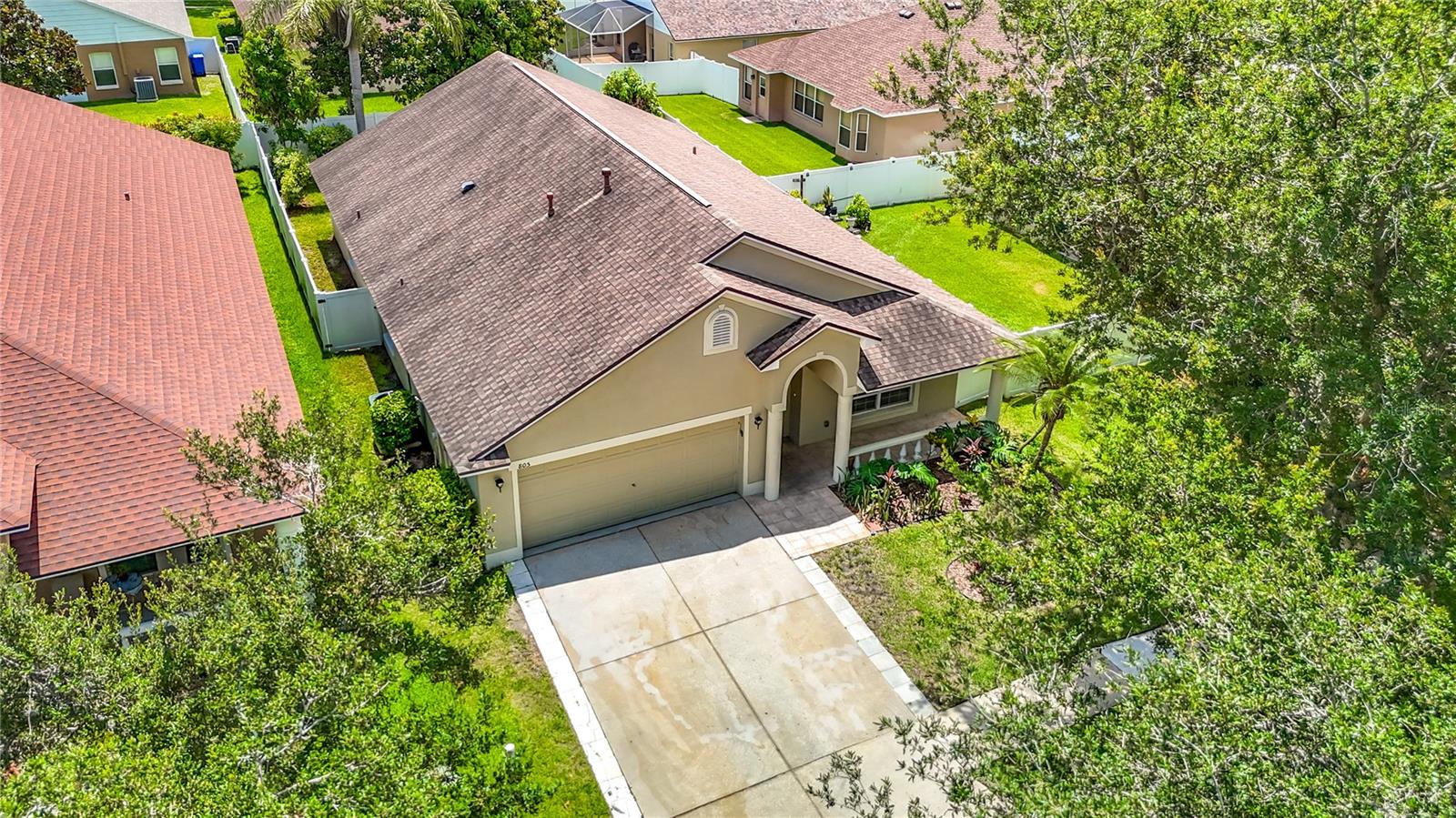 805 LESA GLEN PL