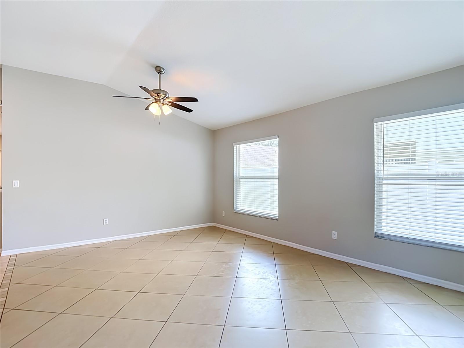 805 LESA GLEN PL