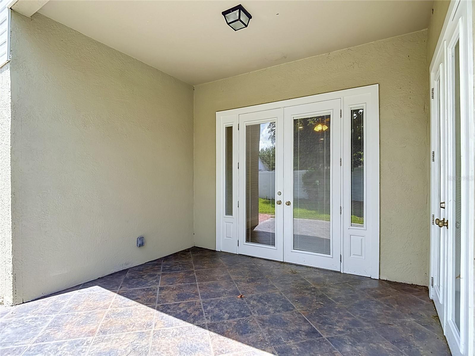 805 LESA GLEN PL