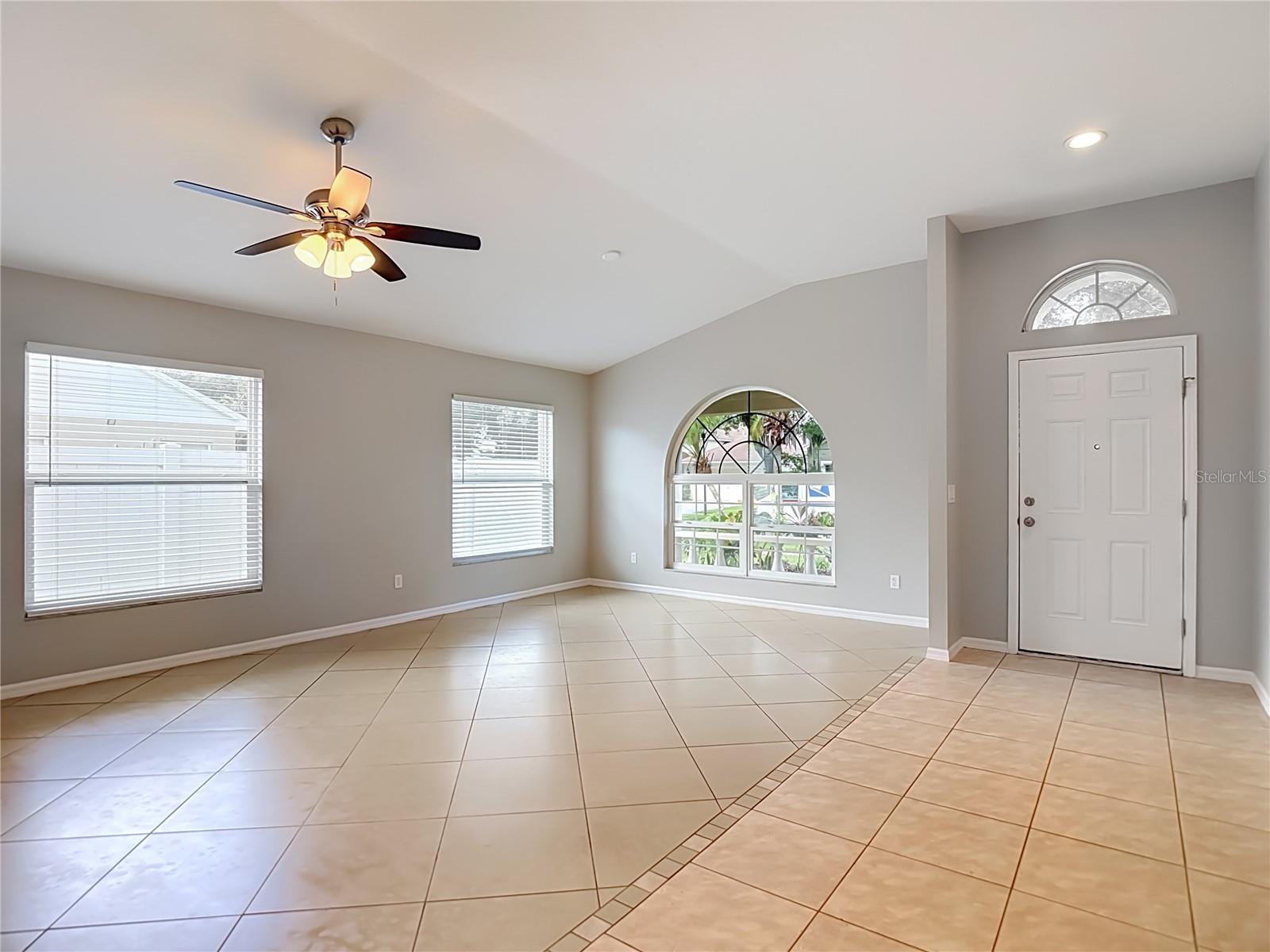 805 LESA GLEN PL
