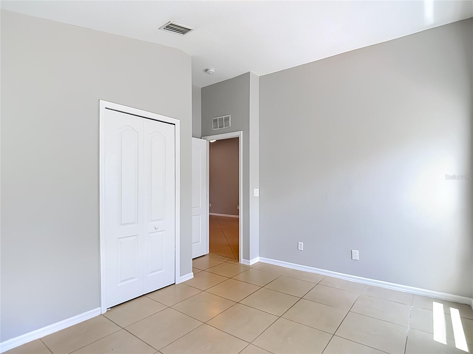 805 LESA GLEN PL