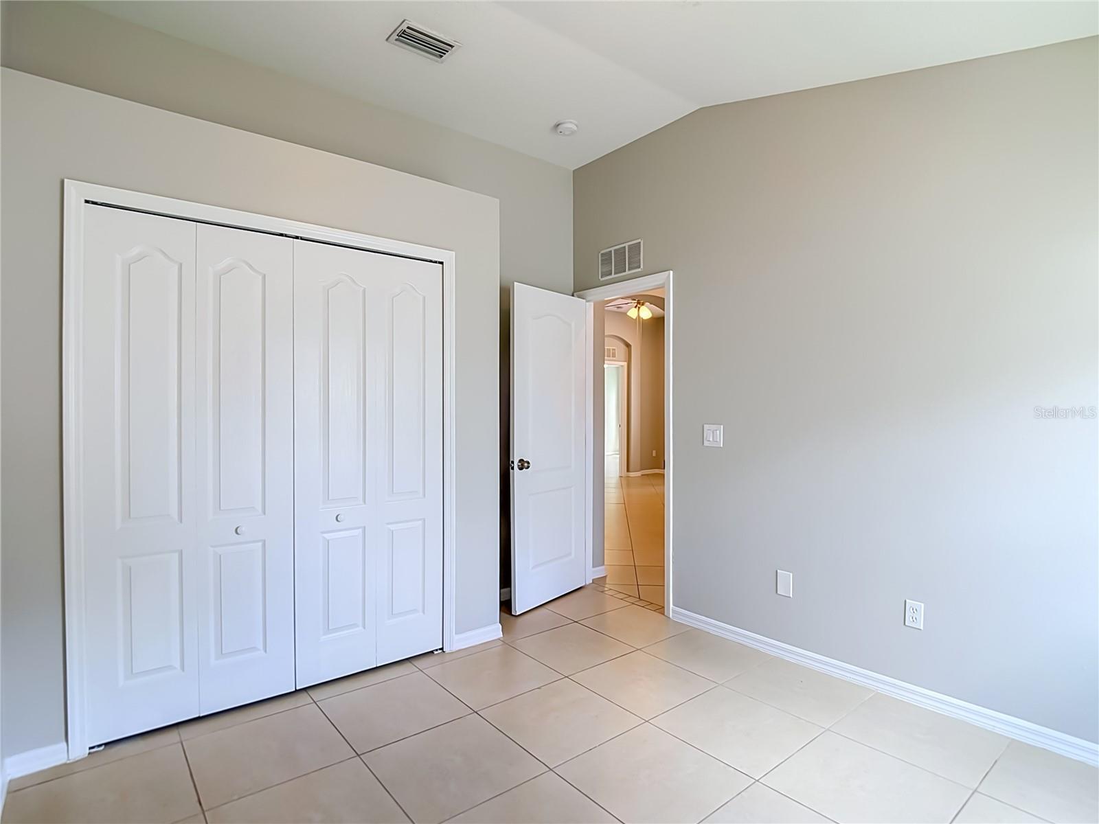 805 LESA GLEN PL