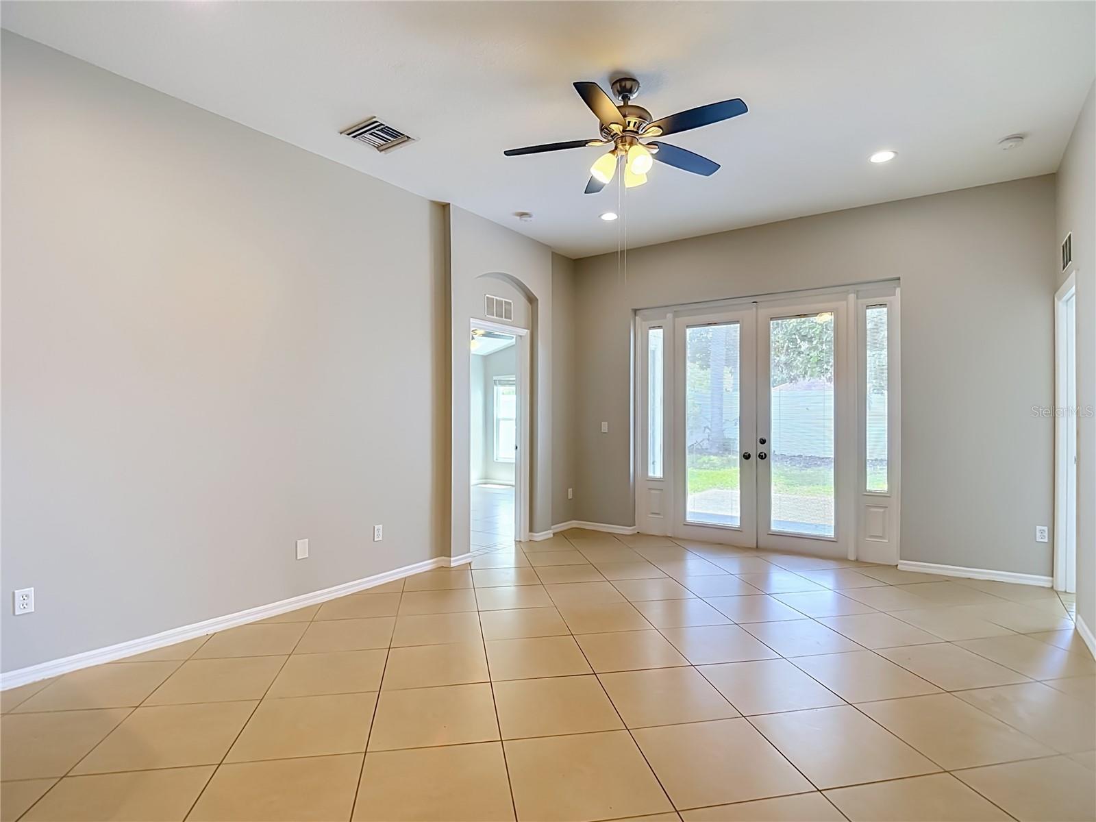 805 LESA GLEN PL