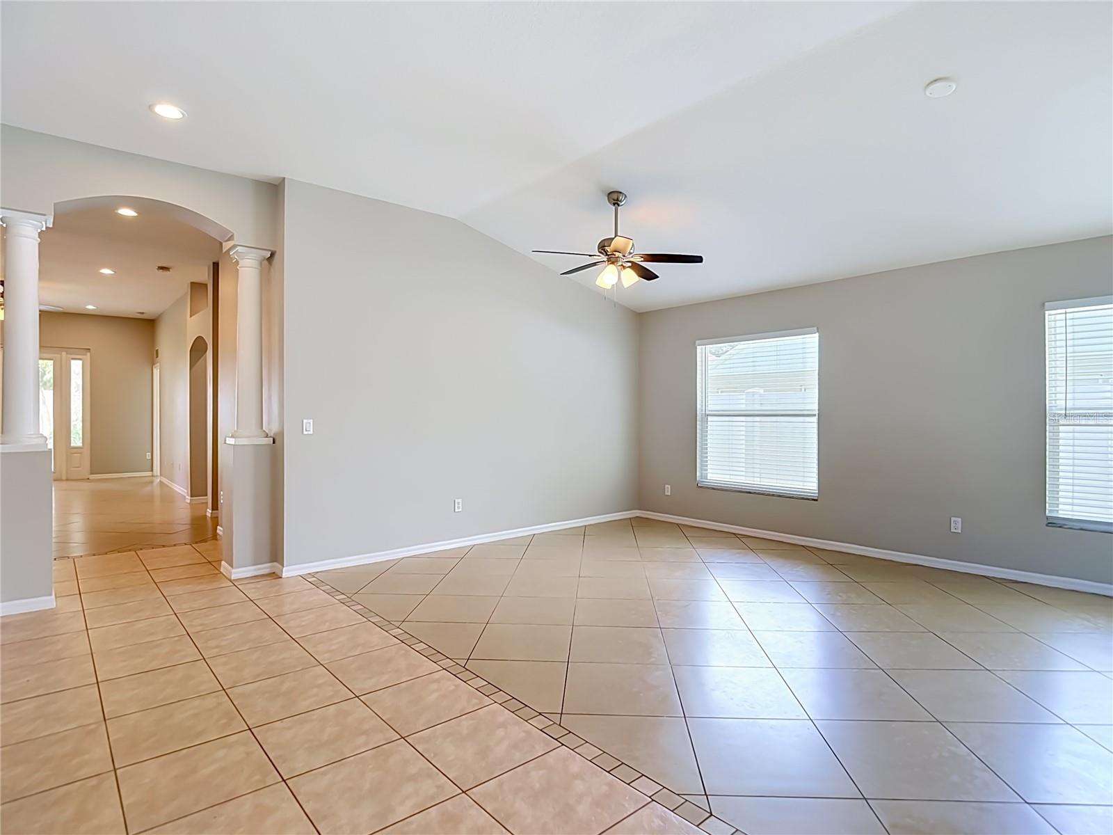 805 LESA GLEN PL
