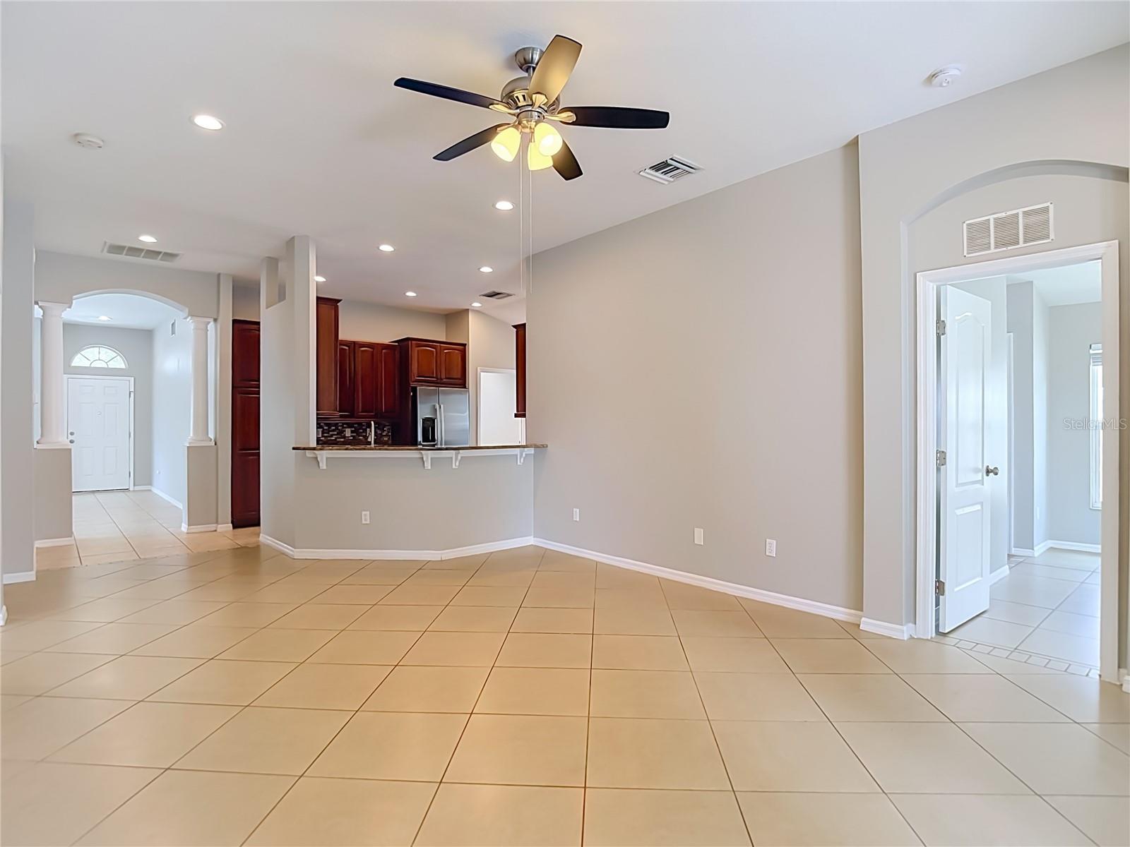 805 LESA GLEN PL