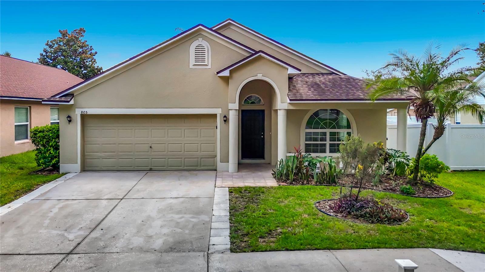 805 LESA GLEN PL