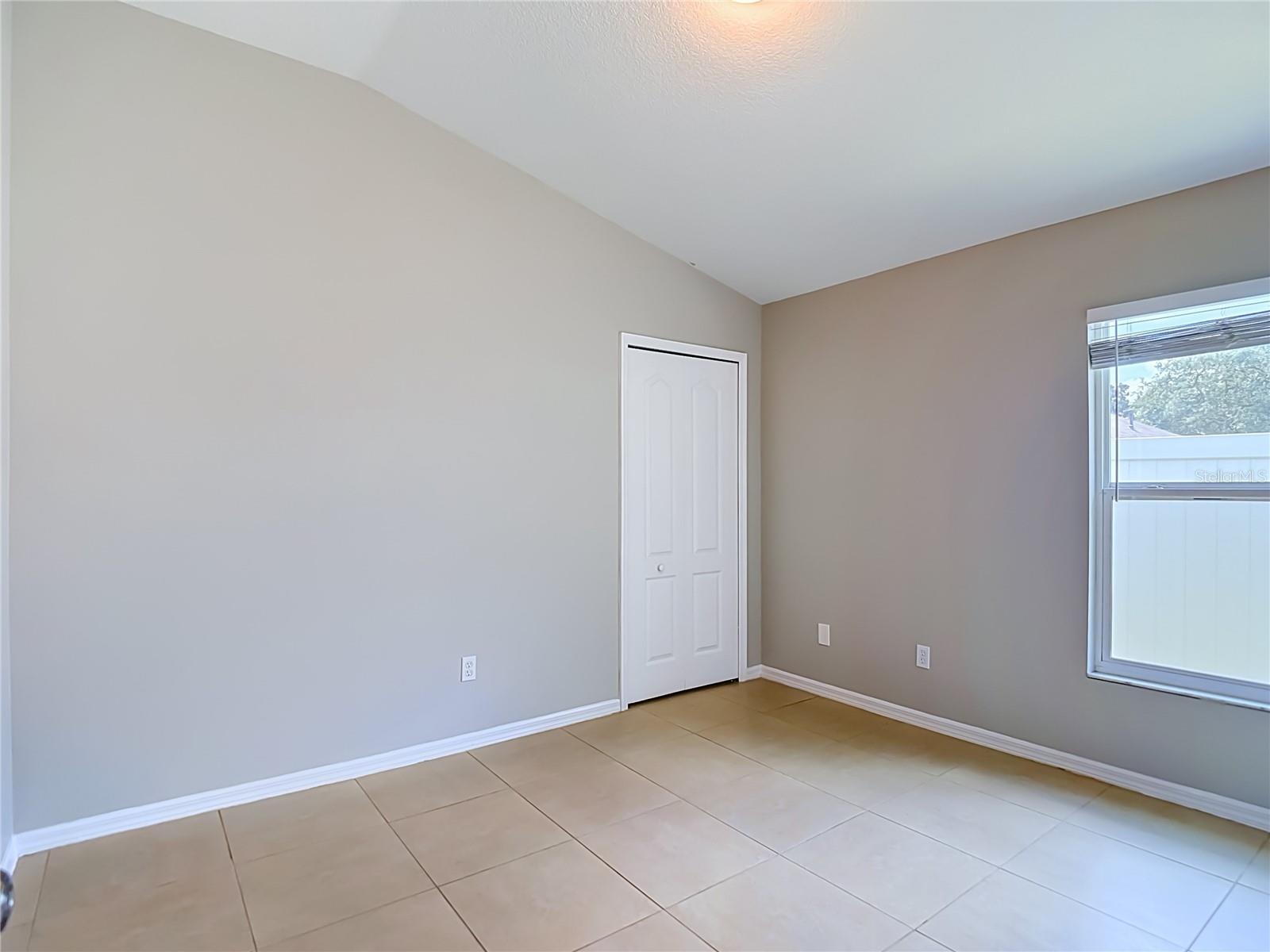 805 LESA GLEN PL