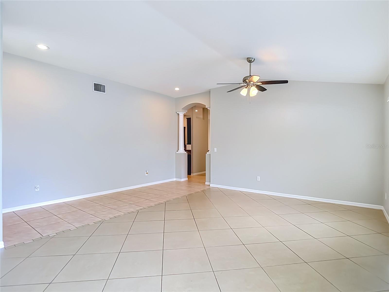 805 LESA GLEN PL