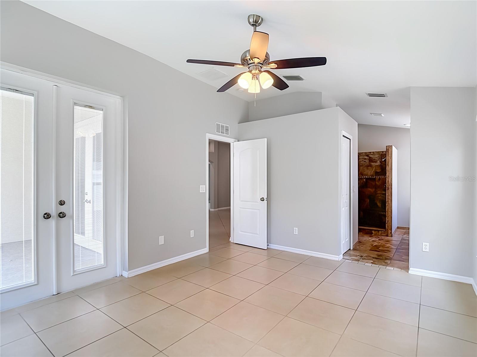 805 LESA GLEN PL